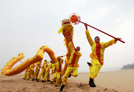 龍頭舞動(dòng)，中醫(yī)藥騰飛在基層